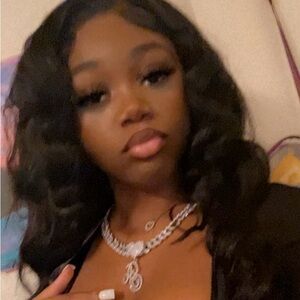 Meet your Posher, Ayasha